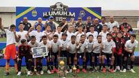 Tim UNI U-15 menyabet juara kejuaraan Piala H. Umuh Muchtar. (Bola.com/Erwin Snaz)