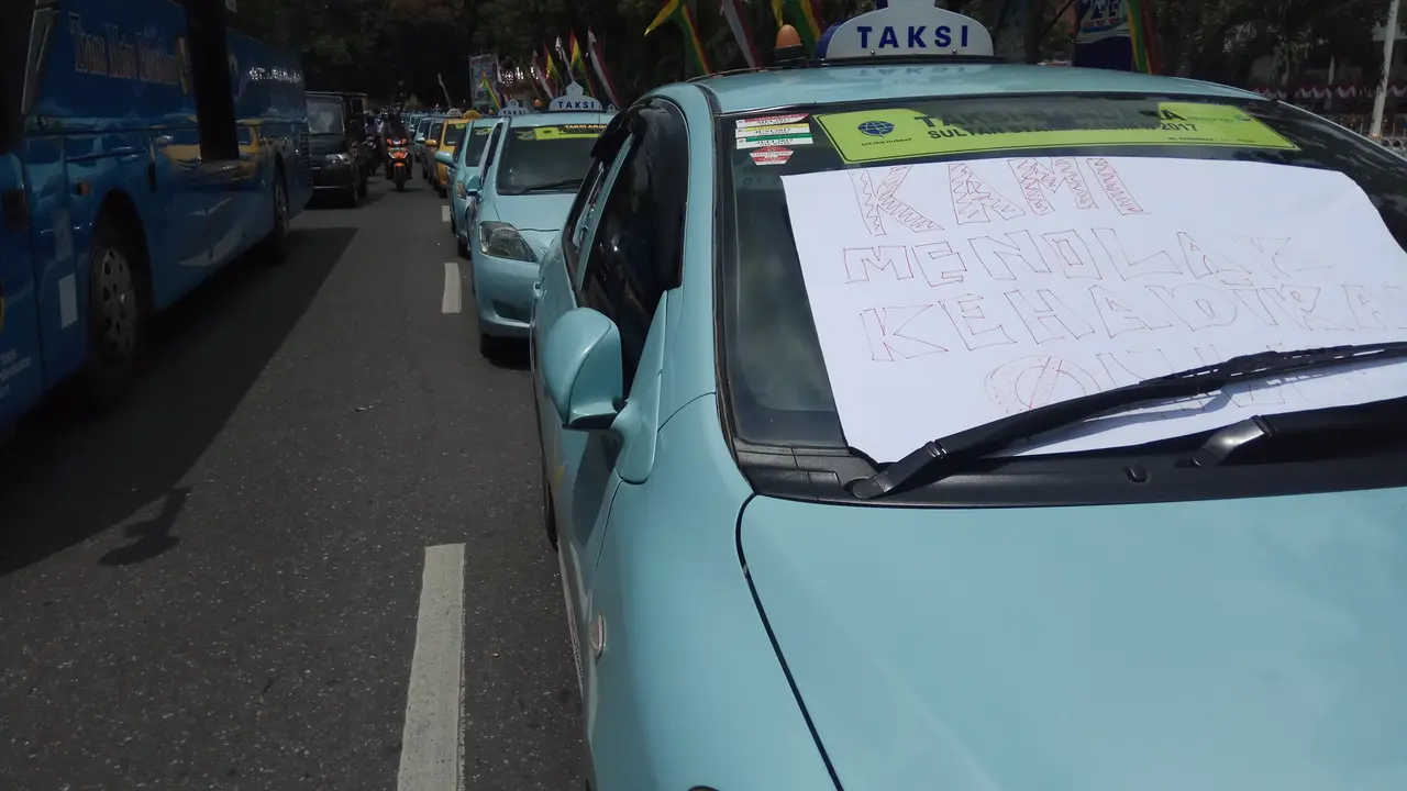 Balasan Sopir Taksi Pekanbaru Usai Diserang Sopir Ojek Online 