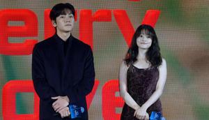 Potret Menawan Ji Chang Wook dan Mio Imada untuk Serial 'MERRY BERRY LOVE'/Disney+ Originals Preview 2025 di Hong Kong Disneyland Resort pada Kamis (13/11/2025)