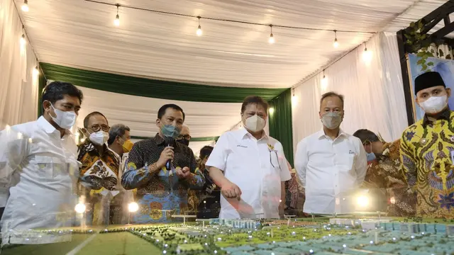Menteri Koordinator Bidang Perekonomian Airlangga Hartarto selaku Ketua Dewan Nasional KEK dalam kunjungannya ke KIK, Sabtu (23/7/2022).