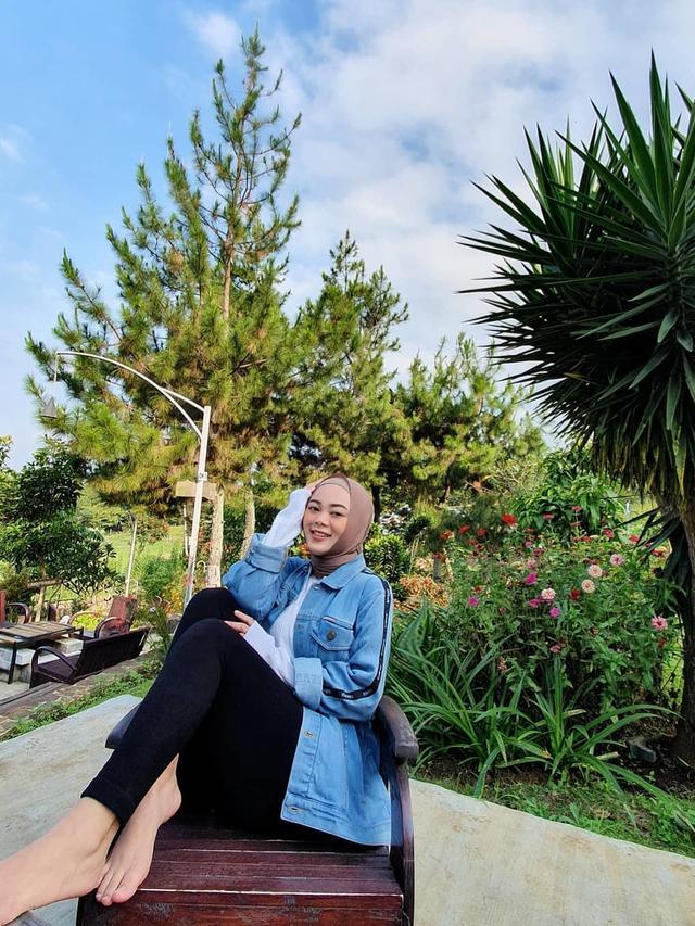 7 Potret Agnes Cefira Pop Academy saat di Luar Panggung, Memesona