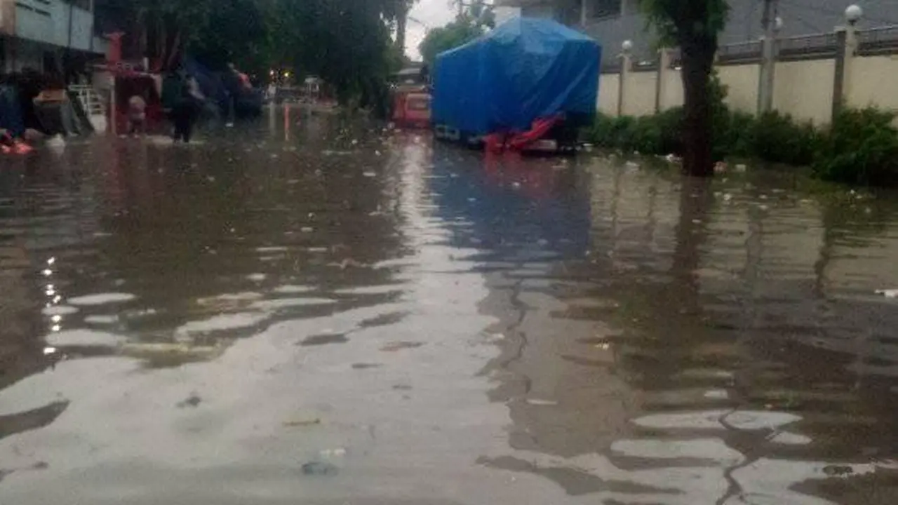 6 Potret Terkini Jalan di Semarang, Banjir di Momen Jateng 2 Hari di Rumah