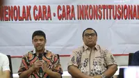 Presiden KSPI Said Iqbal (kiri) dan Presiden KSPSI Andi Gani Nena Wea saat konferensi pers, Jakarta, Rabu (25/9/2019). Kendati menilai revisi UU No 13/2003 tentang Ketenagakerjaan merugikan buruh, serikat pekerja meminta buruh menahan diri dan mengedepankan keutuhan NKRI. (Liputan6.com/Angga Yuniar)
