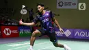 Chico Aura Dwi Wardoyo kalah dua set langsung (16-21, 9-21) dari Kantaphon Wangcharoen (Thailand). (Liputan6.com/Herman Zakharia)