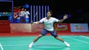 Berlaga di kandang sendiri, Alwi Farhan tampil mendominasi. Tampak dalam foto, pebulu tangkis tunggal putra Indonesia, Alwi Farhan saat bertanding melawan wakil Thailand, Panitchaphon Teeraratsakul, pada laga final Indonesia Masters 2026 di Istora Gelora Bung Karno, Senayan, Jakarta, Minggu (25/1/2026). (Bola.com/Bagaskara Lazuardi)
