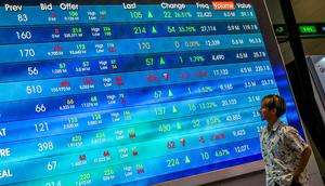 Indeks Harga Saham Gabungan (IHSG) pada penutupan perdagangan, Rabu 10 September 2025, ditutup menguat 70,402 poin atau naik 0,92% ke level 7.699,007, dari penutupan Selasa (9/9/2025) di 7.626,605. (BAY ISMOYO/AFP)