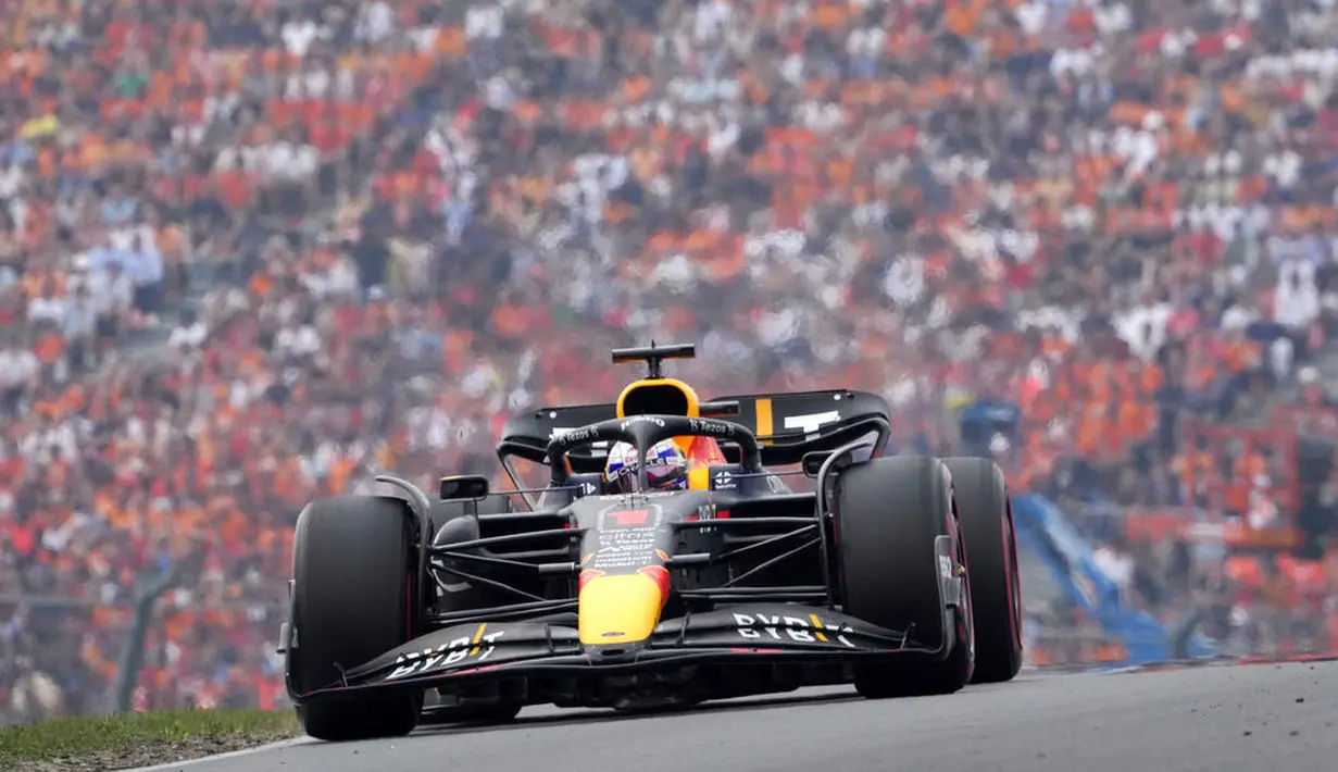 Kemenangan di F1 GP Belanda menjadi yang kesepuluh bagi Max Verstappen dari 14 seri di musim ini. (AP/Peter Dejong)