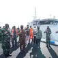 Prosesi penyambutan KAL Rajegwesi tersebut disaksikan langsung oleh Bupati Abdullah Azwar Anas bersama Komandan Pangkalan TNI AL Banyuwangi Letkol Laut (P) Joko Setiyono.