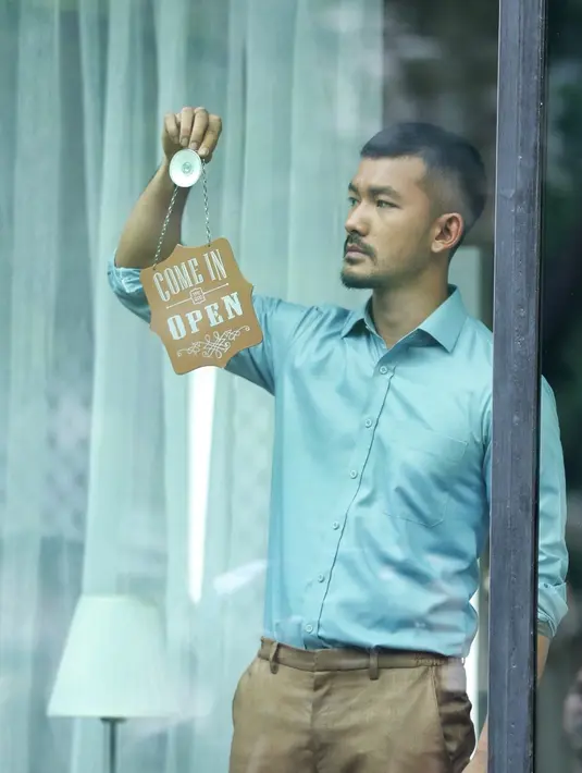 Terlihat benar-benar memiliki kepedulian yang tinggi, kabarnya juga Rio bersedia mengawal kasus ini sampai menemukan jalan keluarnya. (Adrian Putra/Bintang.com)