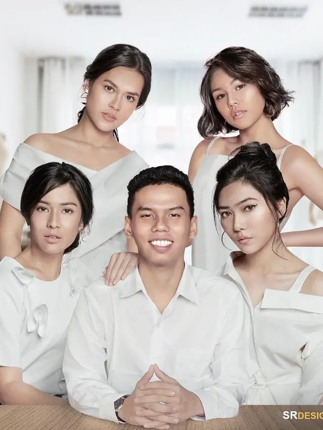 6 Editan Foto Pria Bersama Penyanyi Cewek Tanah Air, Kocak