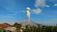Gunung Sinabung Erupsi Hebat, Abu Vulkanik Capai 3,5 Kilometer