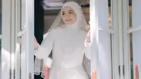 6 Detail Nabila Ishma Pakai Gaun Putih Bak Pengantin, Pesona Curi Perhatian
