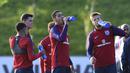 Para pemain timnas Inggris usai menjalani latihan persiapan melawan Malta di St George's Park,  Burton-upon-Trent, (4/10/2016). AFP/Paul Ellis)