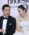 Sandra Dewi dan Harvey Moeis resmi menikah di Gereja Katedral, Jakarta Pusat. Pernikahannya bertepatan dengan ulang tahun ayahnya, 8 November. (Nurwahyunan/Bintang.com)