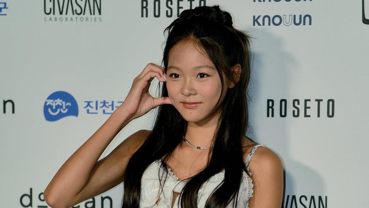 Gaya Choo Sarang Eks Bintang The Return of Superman di Seoul Fashion Week