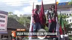 Massa menuntut Gubernur Maluku Said Assagaff mencabut ijin sejumlah perusahan di Pulau Seram.