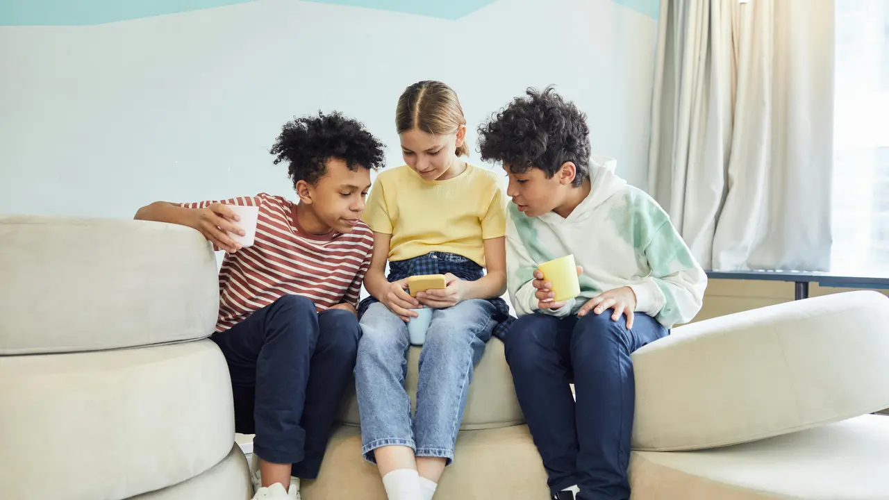 7 Tips Mengatasi Anak yang Kecanduan pada Gadget (photo by pexels.com)