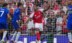 Gabriel dari Arsenal, tengah, bereaksi saat pertandingan Liga Inggris antara Arsenal dan Chelsea di London, Minggu, 6 September 2026. (AP Photo/Dave Shopland)