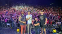 Gitaris Hoobastank Patah Kaki saat Siap-Siap ke Indonesia, Batal Tampil di Yogyakarta