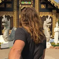 Saat teman sebaya mulai menikah dan punya anak sementara kamu belum, jangan lupa bersenang-senang! (Foto: boredpanda)