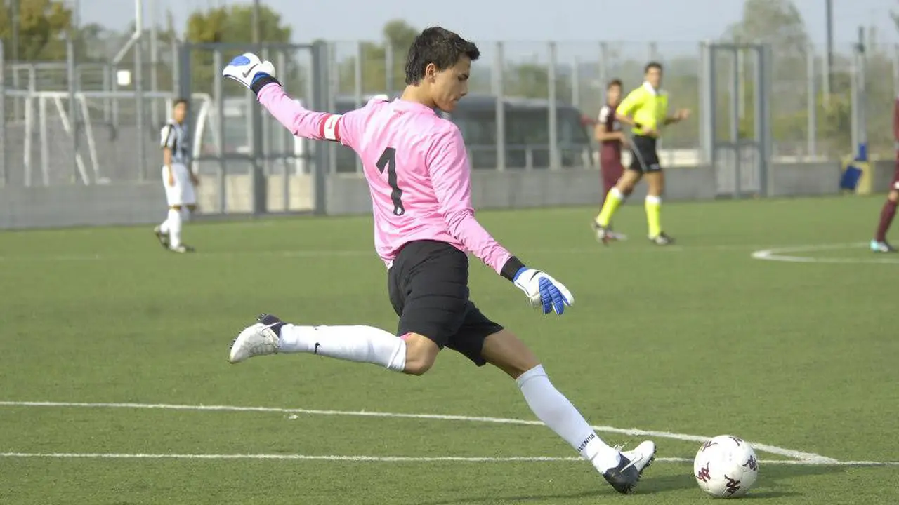 Lahir di  NTB, Kiper Belia Juventus Enggan Bela Timnas Indonesia