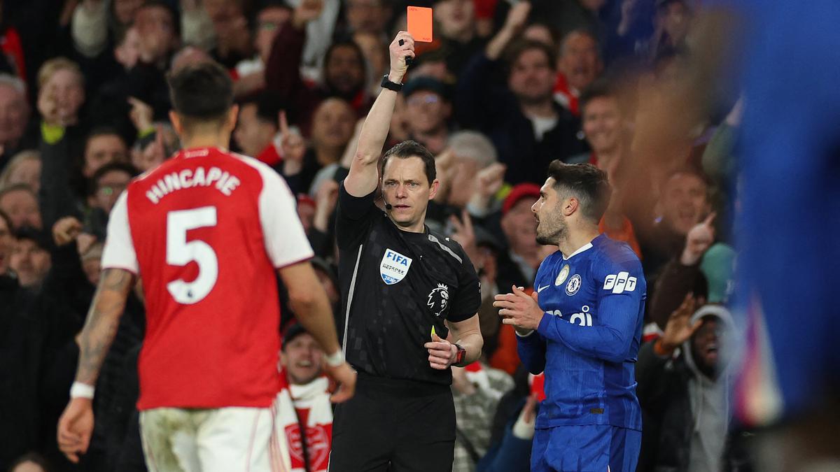 Chelsea Terancam Kehilangan Pedro Neto Lebih Lama, FA Layangkan Dakwaan Baru Usai Kartu Merah