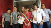 Yuni, penjambret nasi bungkus ditangkap petugas Polsek IT 1 Palembang (Liputan6.com / Nefri Inge)