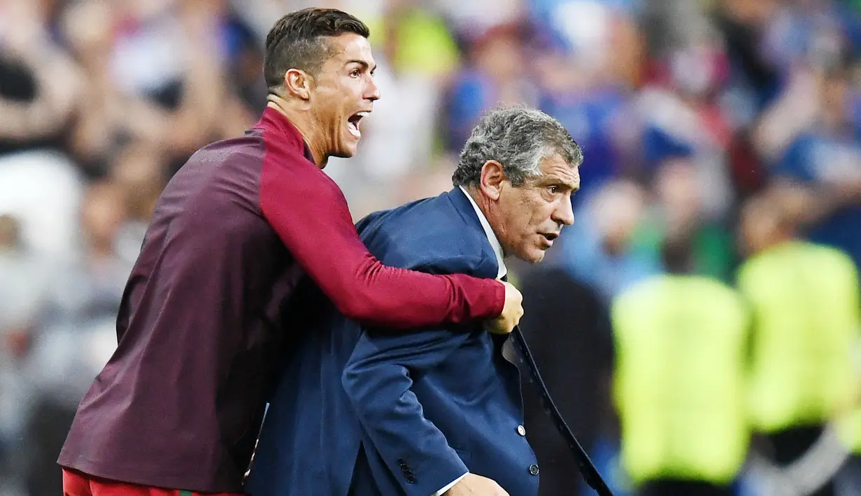 Berkat kepiawaiannya meracik tim, Fernando Santos sukses membawa Portugal mengangkat trofi Piala Eropa pertama dalam sejarah negara tersebut. (Foto:AFP/Franck Fife)