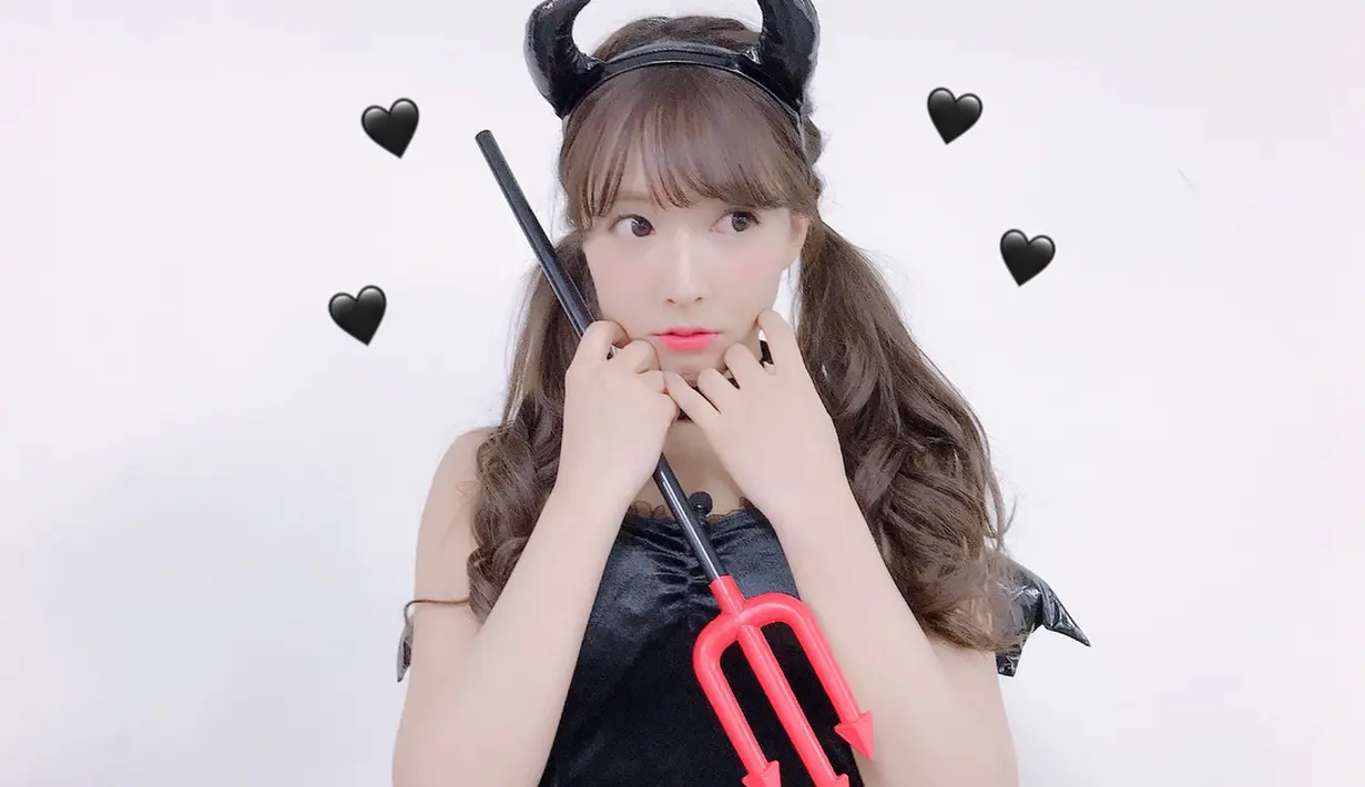 Sebelumnya, wanita berparas cantik ini menjadi personel dari sister grup AKB48, SKE48. Kala itu ia menggunakan nama Kito Momona. (Foto: instagram.com/yua_mikami)