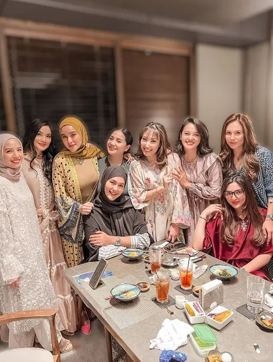 Bukber Artis Cantik (Instagram/ashanty_ash)