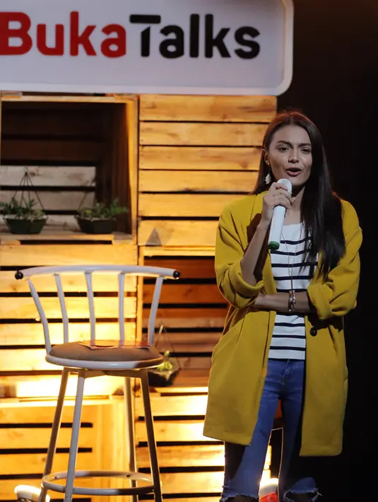 "Padahal menurut Aku orang punya image yang negatif oh nggak juga balik lagi ke diri kita sendiri," sambungnya. (Deki Prayoga/Bintang.com)