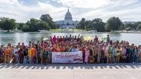 WNI dan diaspora di Washington D.C, Amerika Serikat menggelar acara parade kebaya demi mendorong kebaya menjadi warisan tak benda UNESCO pada 7 Agustus 2022. (Dok: Kemlu RI)