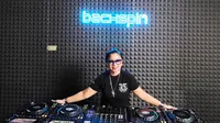Menikmati Sensasi Nongkrong Unik di Yogya, Ngopi Sambil Belajar DJ