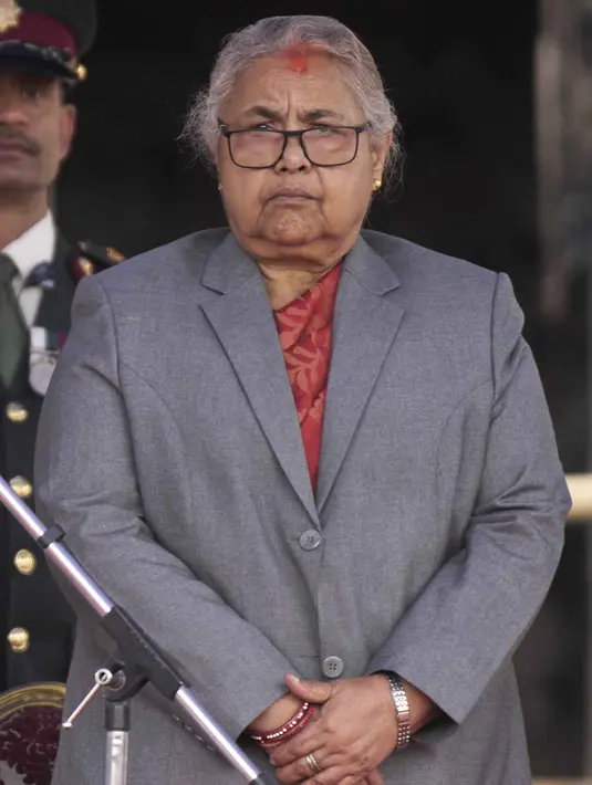Diketahui, Sushila Karki merupakan mantan ketua Mahkamah Agung perempuan pertama di Nepal yang kini berusia 73 tahun. (AP Photo/Niranjan Shrestha)