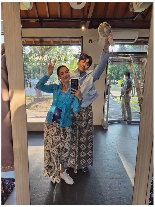 6 Potret Ji Chang Wook Pakai Beskap Jawa, Syuting Bareng Pevita Pearce di Prambanan