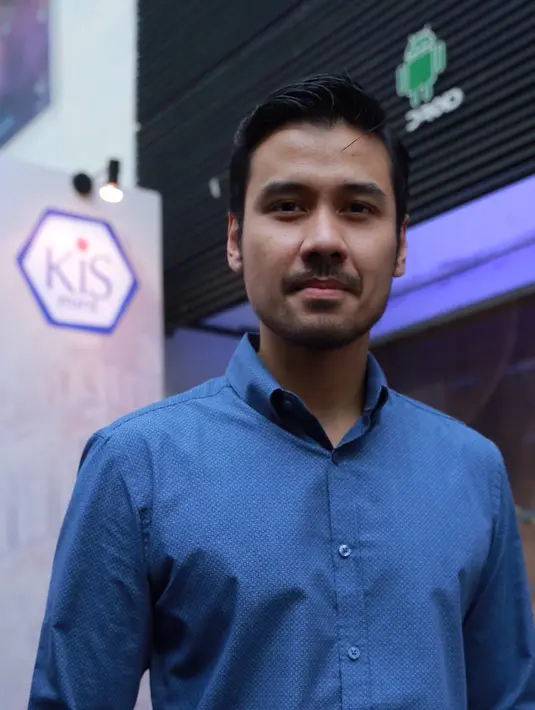 Ditemui di XXI Epicentrum Kuningan, Jakarta Selatan, Senin (25/1/2016), aktor tampan ini mengaku banyak tantangan ketika menjadi produser film ‘Surat dari Praha’. Terlebih film ini memang telah dipersiapkan dari sebelumnya. (Galih W. Satria/Bintang.com)