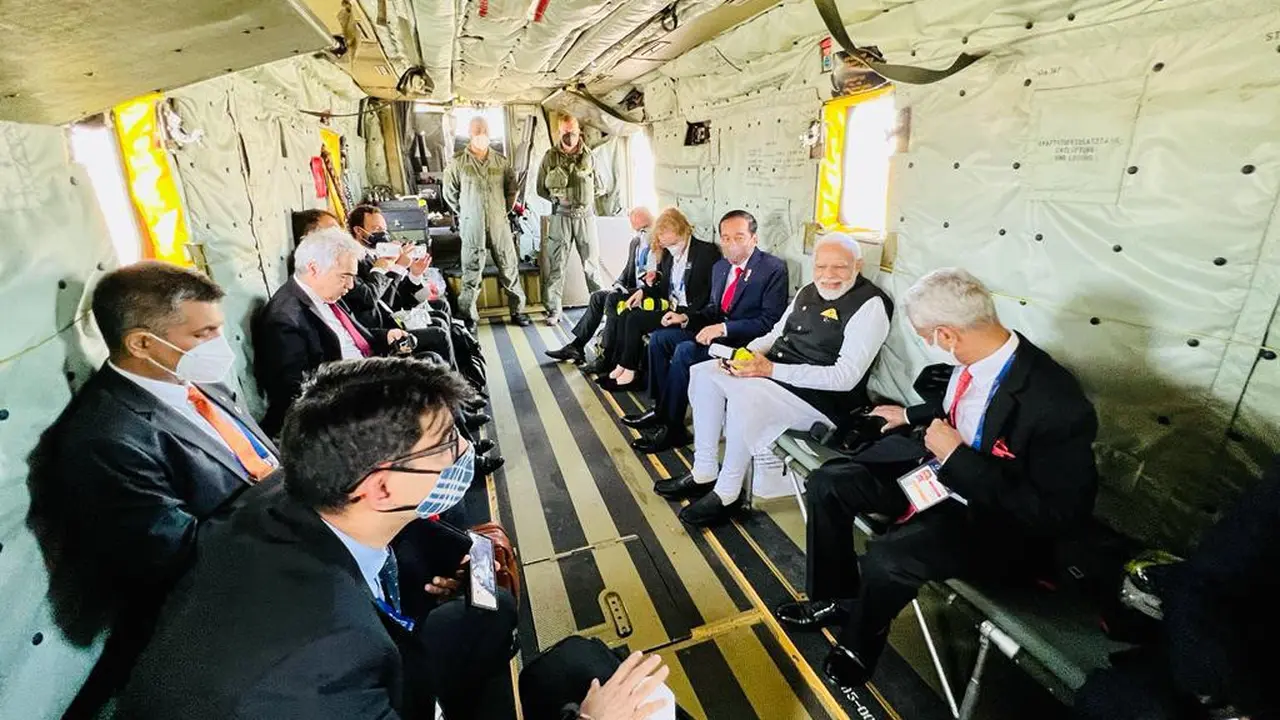 Presiden Jokowi bersama Perdana Menteri India Narendra Modi