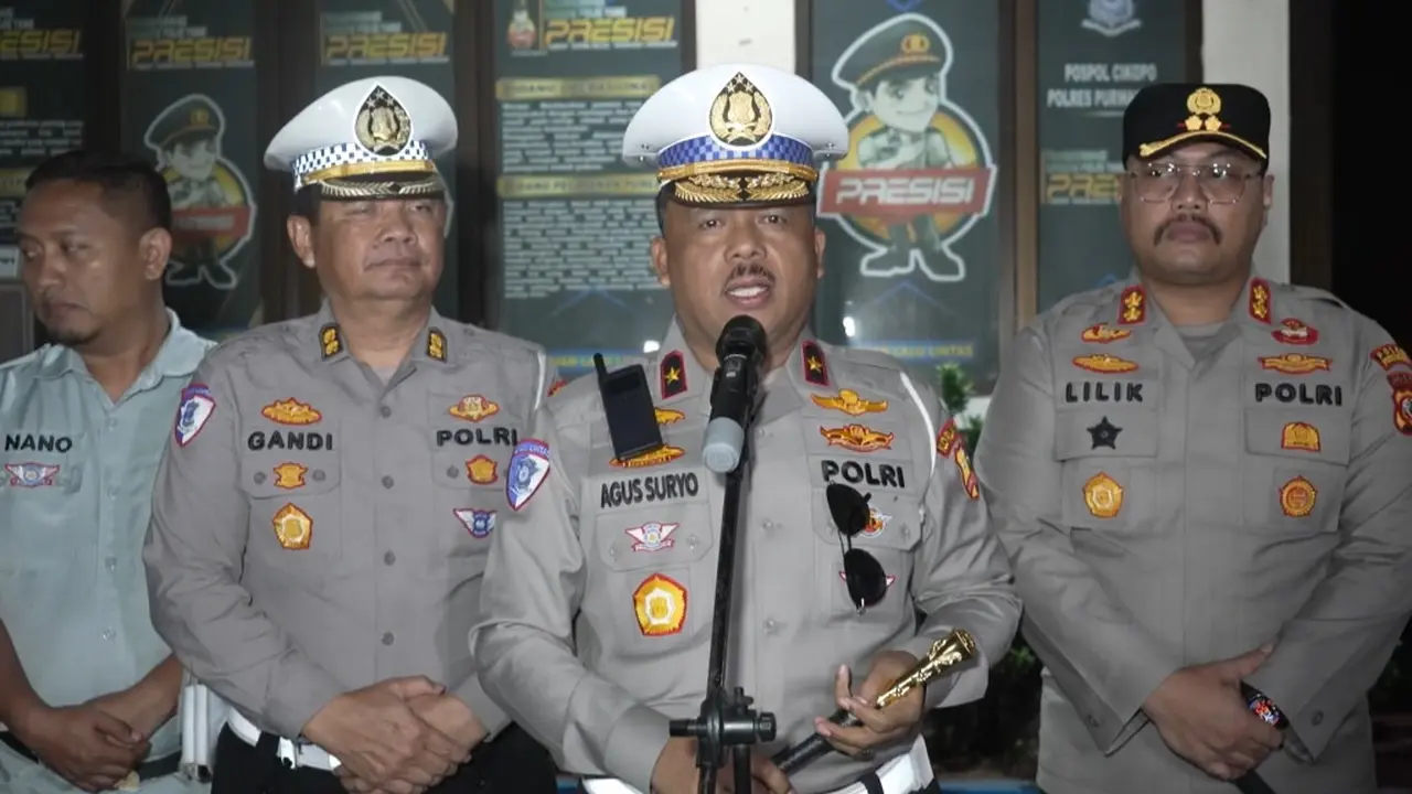 Kakorlantas Polri Brigjen Agus Suryonugroho meninjau jalur mudik dari Jakarta menuju Semarang, Jawa Tengah dan kembali lagi ke Jakarta.