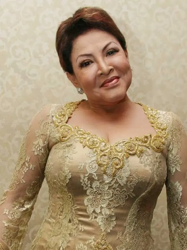 10 Potret Transformasi Mpok Atiek dari Muda hingga Kini, Perubahan Wajah Jadi Sorotan