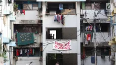 Suasana di Rumah Susun Karang Anyar, Sawah Besar, Jakarta, Selasa (14/8). Pemerintah Provinsi DKI Jakarta menaikkan tarif sejumlah rusunawa rata-rata 20 persen, termasuk Rusun Karang Anyar. (Liputan6.com/Immanuel Antonius)