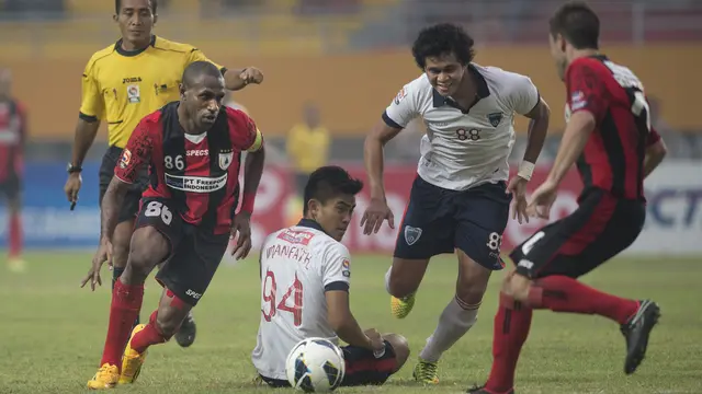 Duel Persipura Jayapura Melawan Pelita Bandung Raya di Babak Semifinal ISL 2014.