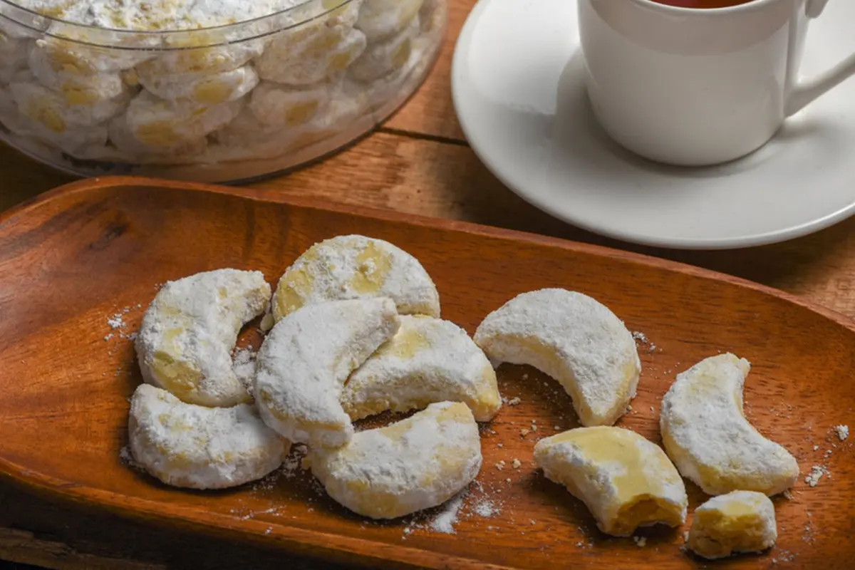 kue putri salju kacang tanah