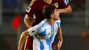 Hingga akhir babak pertama, Argentina unggul 1-0 atas Venezuela. (JUAN BARRETO/AFP)