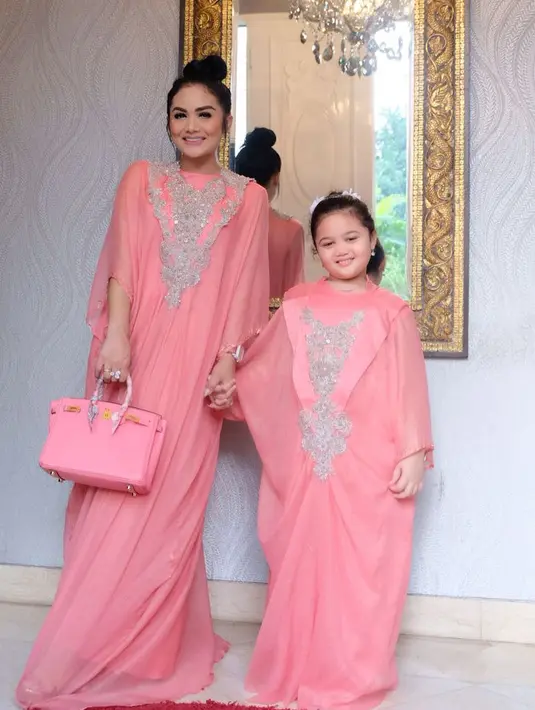 (Instagram/krisdayantilemos)