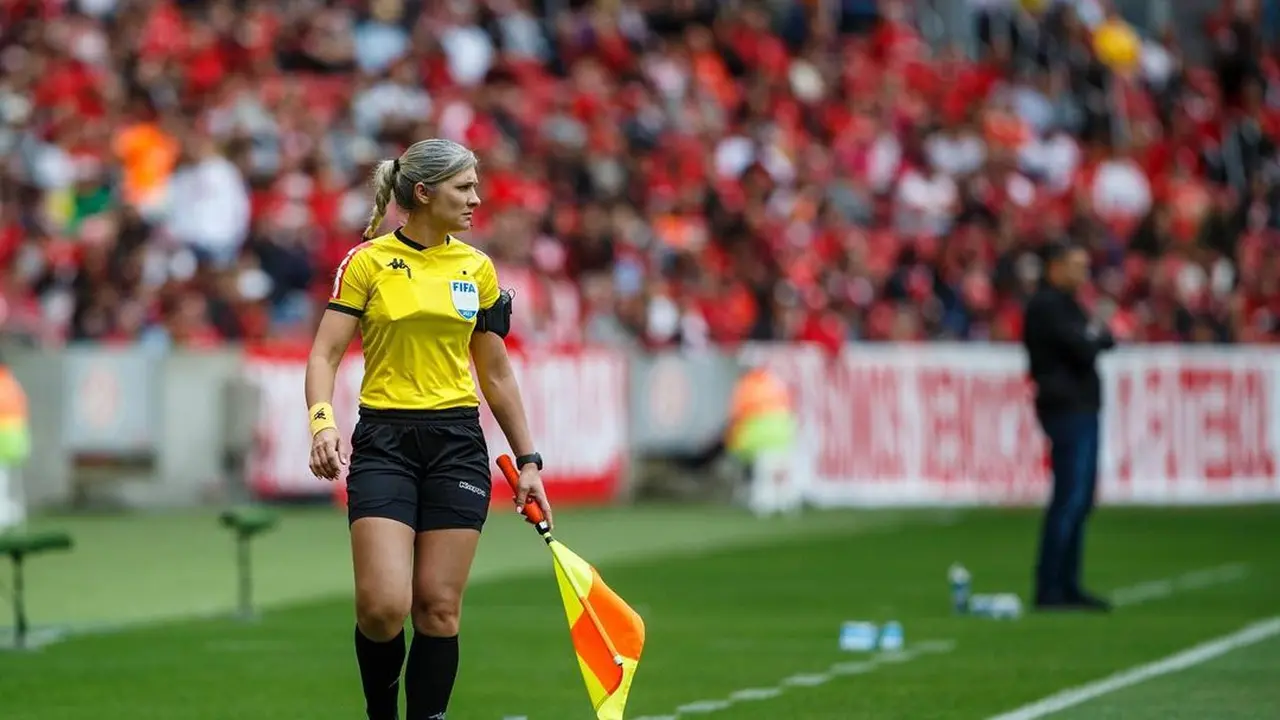 Wasit Perempuan Pertama Asal Amerika Latin di Piala Dunia 2022, ini Profil Neuza Ines Back