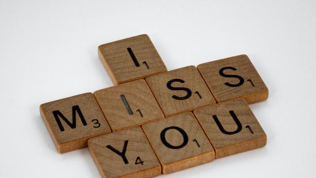 IIlustrasi kata-kata I miss you