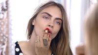 Cara Delevingne mengakui dirinya ingin menjajal menjadi kekasih mata-mata ternama Inggris James Bond.