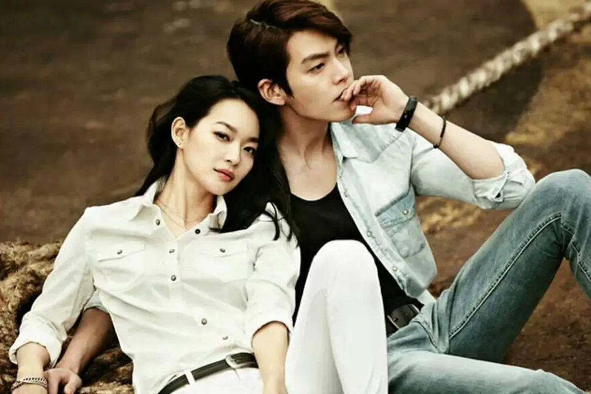 Kim Woo Bin Tertangkap Kamera Berpacaran dengan Shin Min Ah