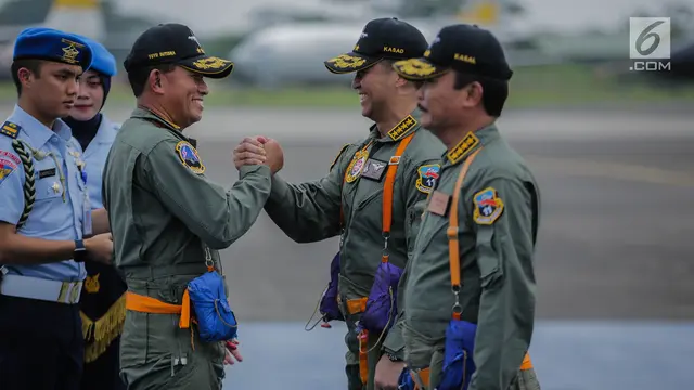 KSAU Sematkan Wing Penerbang Kehormatan kepada KSAD dan KSAL