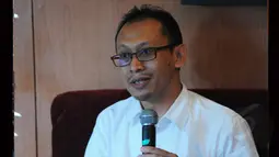 Salah satu pembicara memberikan tanggapannya terkait penunjukkan Komjen Pol Budi Gunawan sebagai Kapolri pada diskusi bertajuk 'Pak Jokowi, Rakyat Bersamamu Jika..' , Jakarta, Sabtu (17/1/2015). (Liputan6.com/Faisal R Syam)